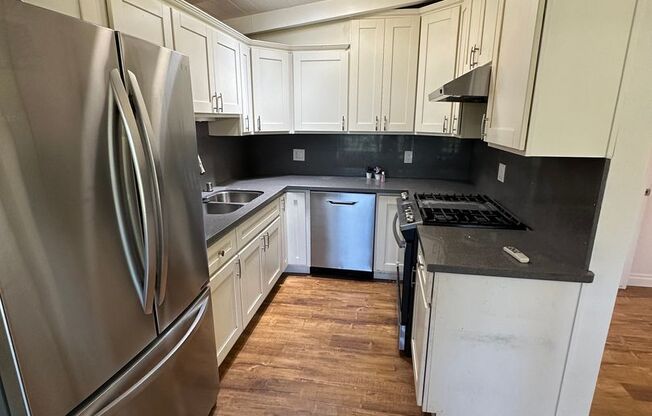 3 beds, 1 bath, $3,150