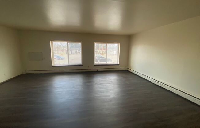 2 beds, 1 bath, 900 sqft, $999, Unit Custer-120