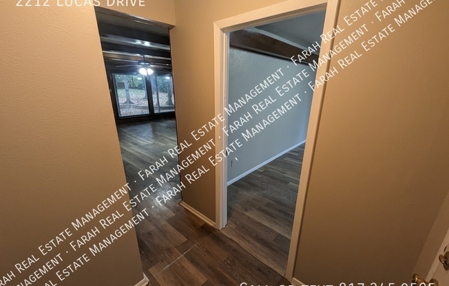 2212 LUCAS DR
