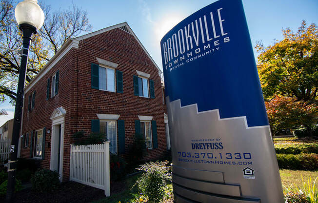 Brookville Townhomes Entrance Signage Photo