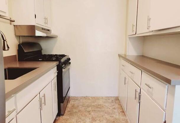 Studio, 1 bath, $2,250, Unit 01