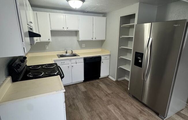 3 Bed 2 Bath Condo Available Now!