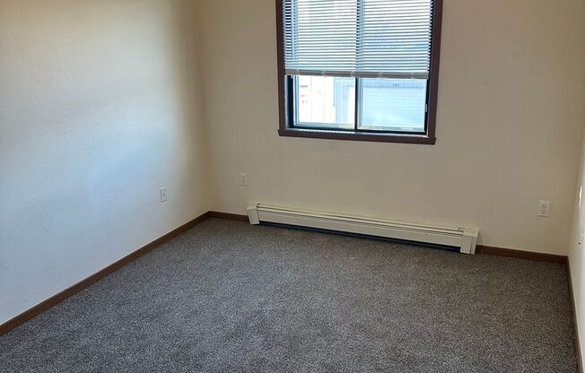 2 beds, 1 bath, 900 sqft, $850, Unit 202