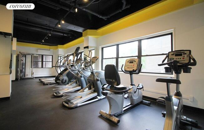 2 beds, 1 bath, $6,800, Unit 7D