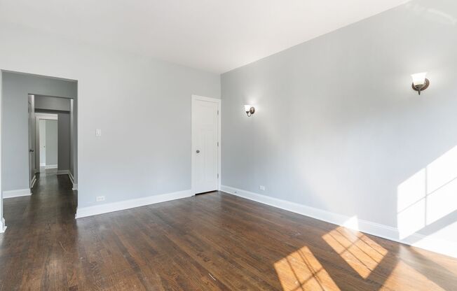 3 beds, 1 bath, 900 sqft, $2,750, Unit 6100-2nd floor