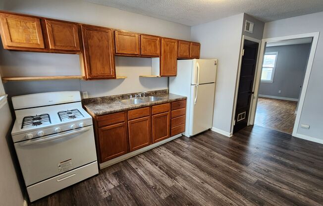 2 beds, 1 bath, $1,095, Unit 1110