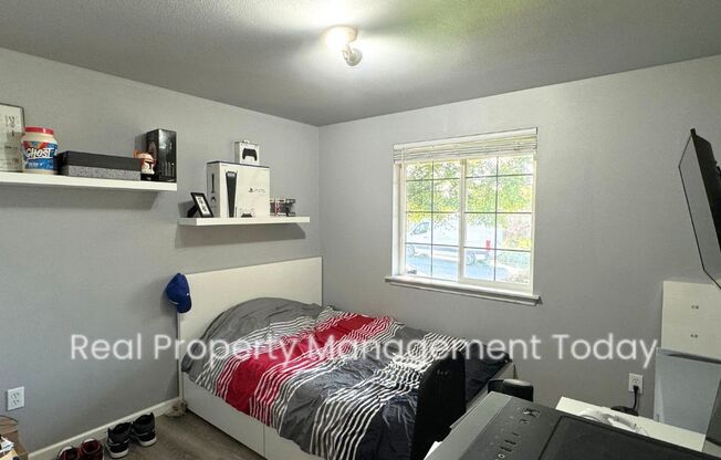 3 beds, 2 baths, $2,700