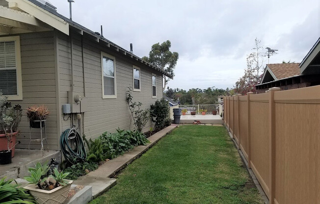 3 beds, 2 baths, $4,300