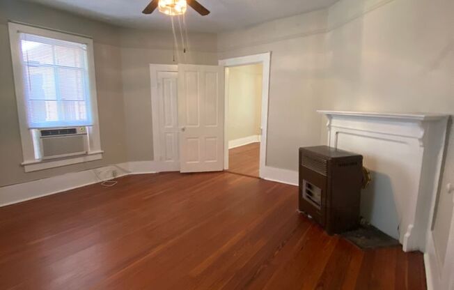 Studio, 1 bath, 500 sqft, $1,075, Unit 8