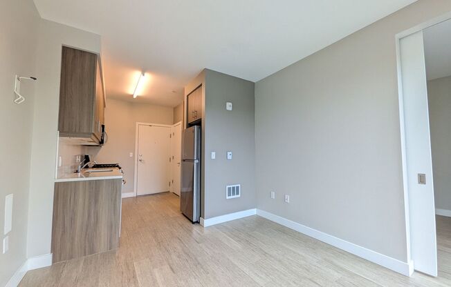1 bed, 1 bath, 427 sqft, $1,395, Unit 416