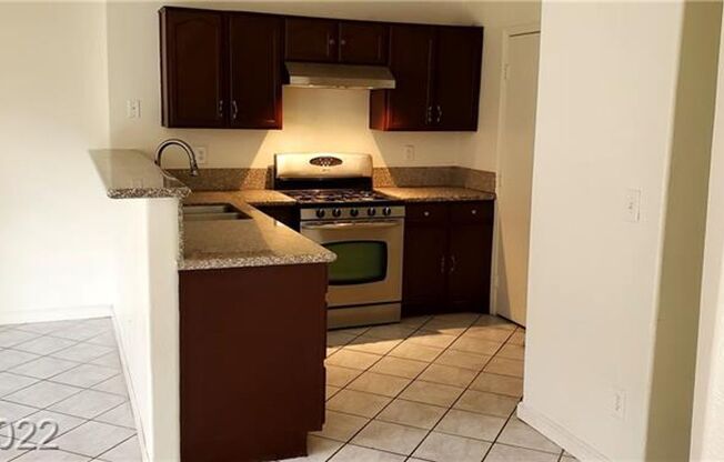 3 BEDROOM 2.5 BATH CONDO IN 89106