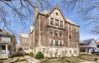 1114 MAPLE Avenue