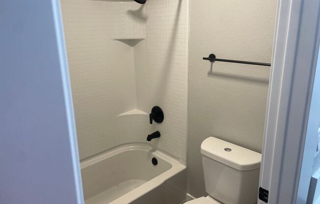 2 beds, 2 baths, 1,013 sqft, $3,500, Unit F-421