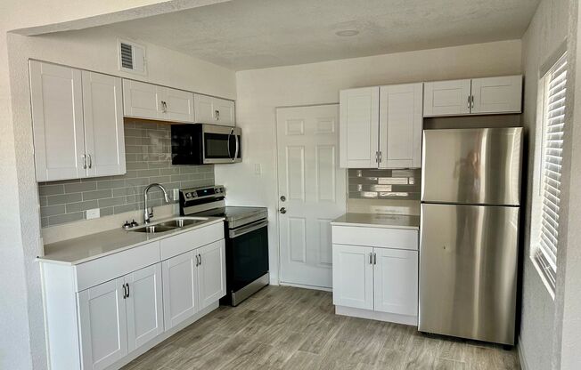 2 beds, 1 bath, 650 sqft, $1,395, Unit Unit 1