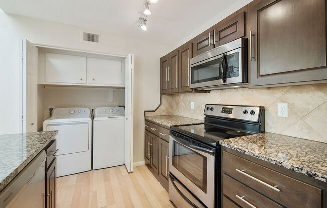 2 beds, 2 baths, $2,000, Unit Unit 2093