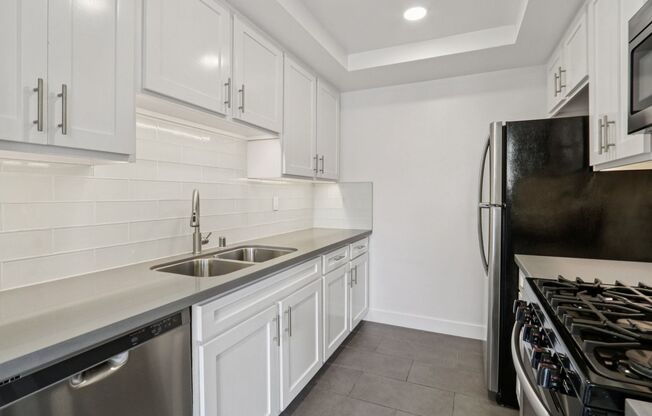 1 bed, 1 bath, 675 sqft, $2,898, Unit 102