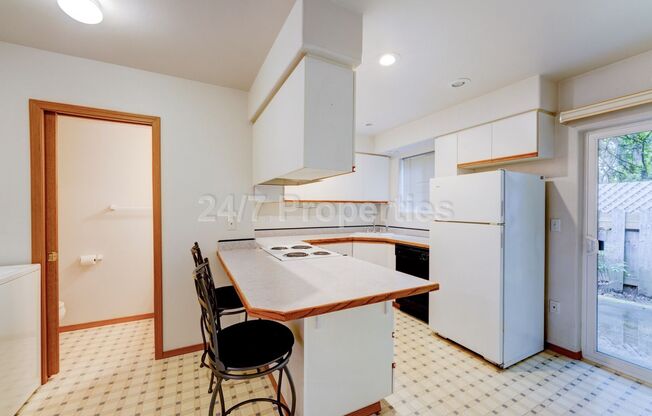 1 bed, 1.5 baths, 995 sqft, $1,575, Unit 18757