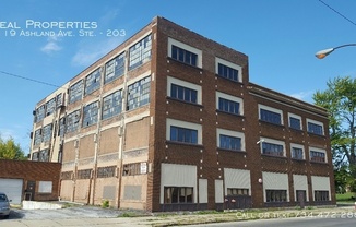 2119 Ashland Ave. Ste.