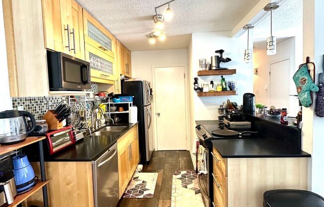 2 beds, 2 baths, $1,300