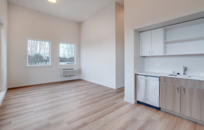 1 bed, 1 bath, 663 sqft, $1,600, Unit 219