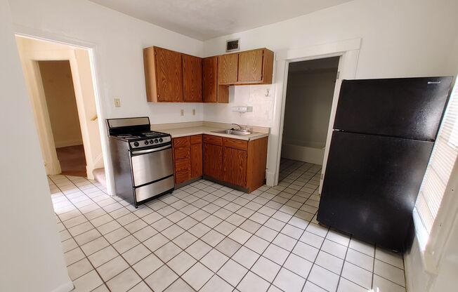 2 Bed / 1 Bath HOUSE on 10th Ave close to Wexner Medical Center and OSU CAMPUS