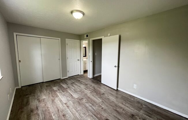 1 bed, 1 bath, $1,050, Unit Sylvia-20