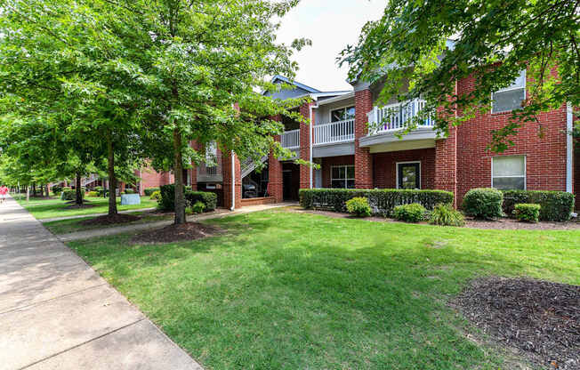 Green Lawn at Park at Forest Hill, Memphis, TN