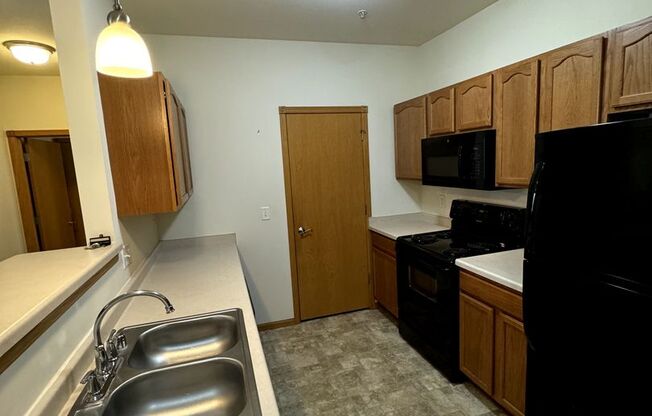 2 beds, 2 baths, 1,200 sqft, $1,950