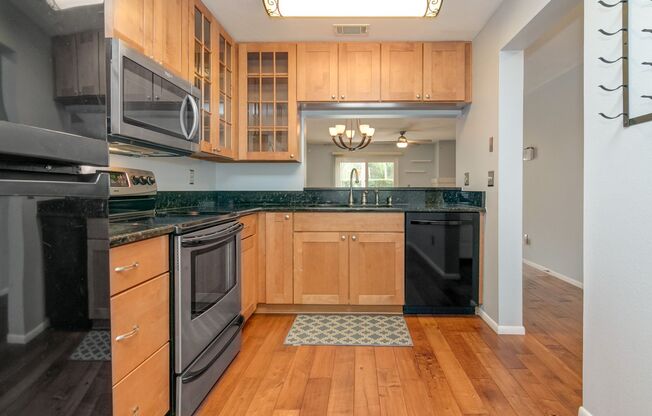 Cozy Move-in ready 2 Bed / 2.5 Bath Townhouse in Sandlewood Creek in Winter Park!