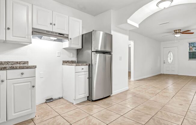 2 beds, 1 bath, $1,695