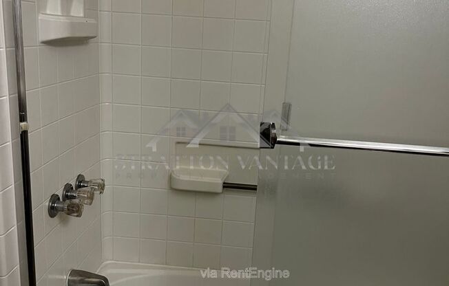 2 beds, 2 baths, 902 sqft, $1,190, Unit 147