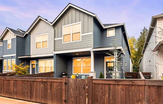 3 Bed,2.5 Bath Townhome at the Landing At Salmon Creek
