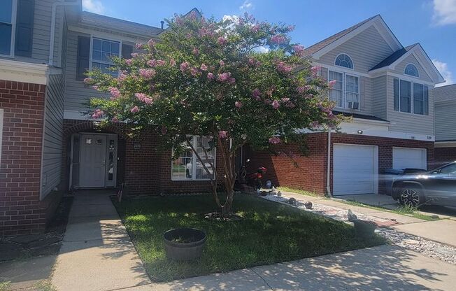 Beautifully Updated Townhouse in Sought-After Foxfire Neighborhood – Kellam High-School