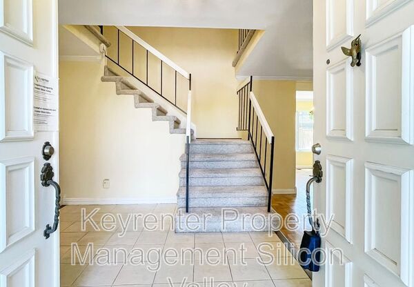 1293 KNOLLVIEW DR