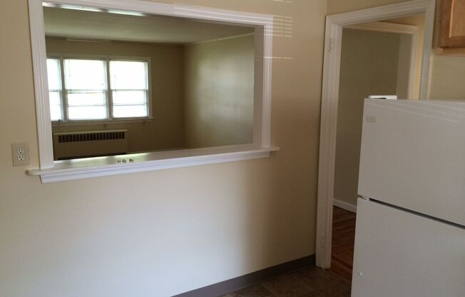 2 beds, 1 bath, $1,895, Unit SQ-189-3