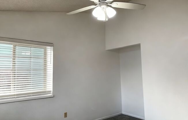 Cozy 2 bedroom Townhouse in Cheyenne Mountain with VIEWS of mountains