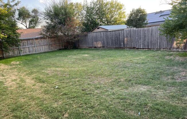 Beautiful 4 Bedroom 2 Bathroom in Carrollton!