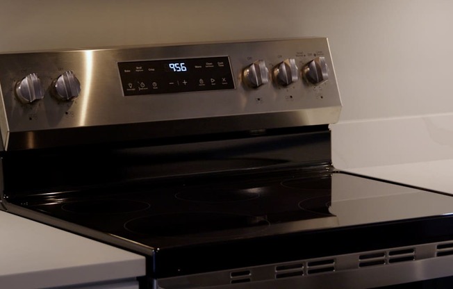 Stainless Steel Appliances at The Pearl, Fort Wayne, IN, 46802