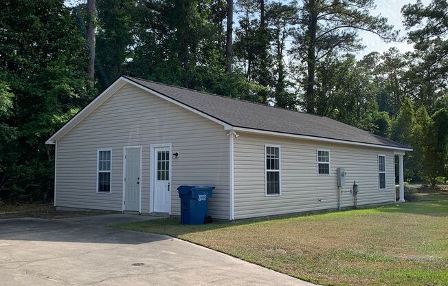 Three Bedroom, Two Bath House on Masonboro Loop