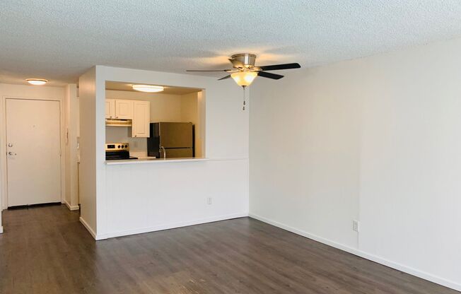 2 beds, 1 bath, 850 sqft, $2,200, Unit 220