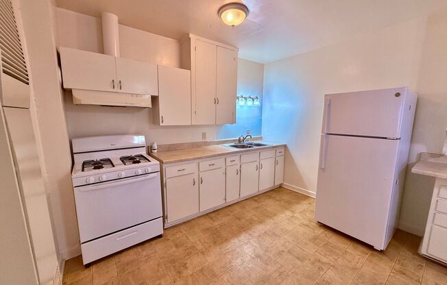 Charming 2-bedroom, 1-bathroom Duplex Located in a Prime Oroville Neighborhood