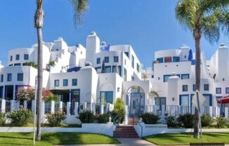 5437 La Jolla Blvd.