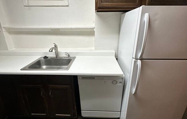 Studio, 1 bath, $1,150, Unit 3