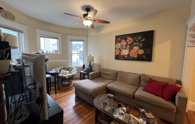 4 beds, 2 baths, $5,200, Unit 3