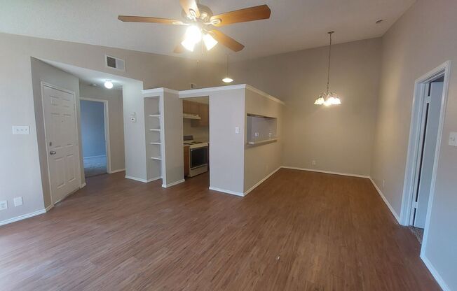 Northwest Crossing~2 Bedroom 2 Bath Single Story Duplex~Available NOW!