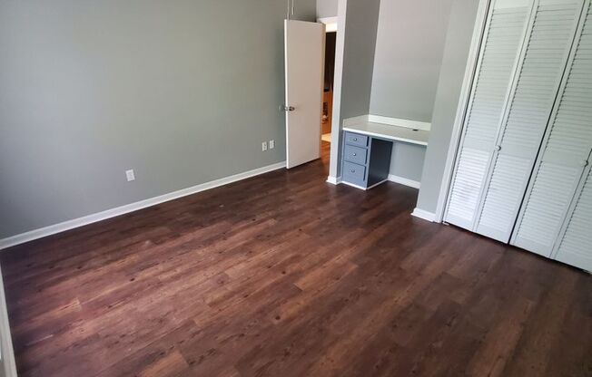 2 beds, 1 bath, $1,200