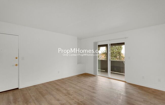 Updated Two Bedroom First Floor Unit in the Heart of Oregon City