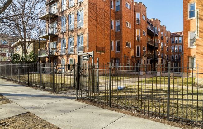 1 bed, 1 bath, 750 sqft, $1,650, Unit 6581-2