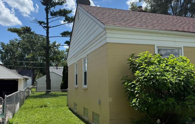 Move-In Ready 2-bedroom, 2-bathroom Home near Downtown Dearborn