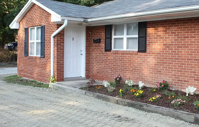 1608 and 1610 Green Street- Red Fox